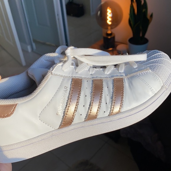 adidas Shoes - Adidas superstars